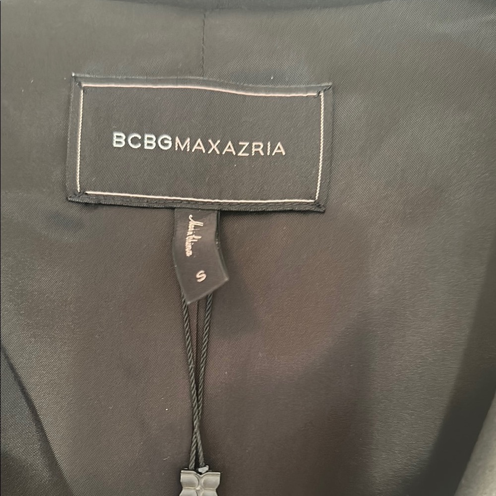 NWT BCBGMaxAzria structured sleek Black Vest Medium. High shoulders, Overlay - Picture 3 of 9